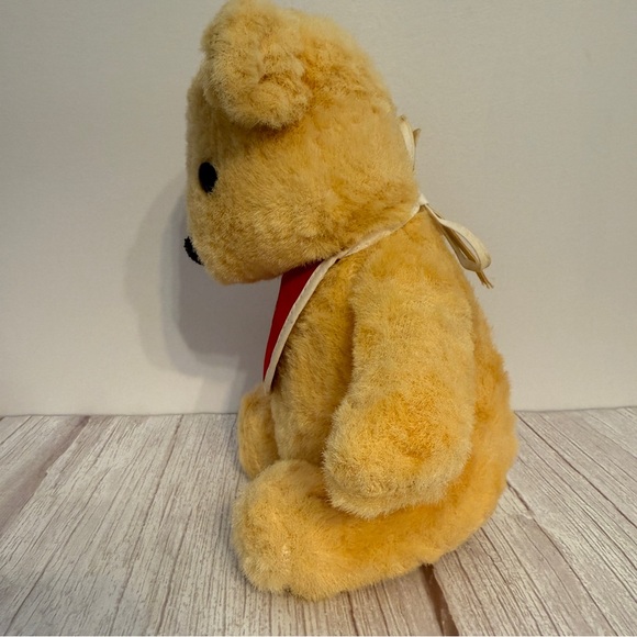 Vtg Winnie the Pooh Bear Plush Red Baby Bib Disneyland California Stuffed Toys - Picture 4 of 11